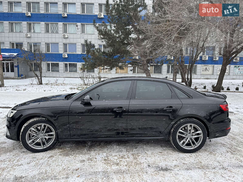 Седан Audi A4 2016 в Одесі
