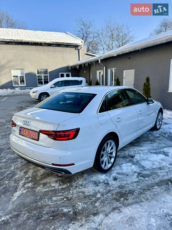 Седан Audi A4 2019 в Львове