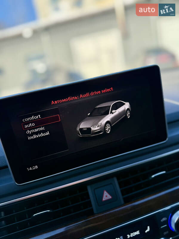 Седан Audi A4 2019 в Львове