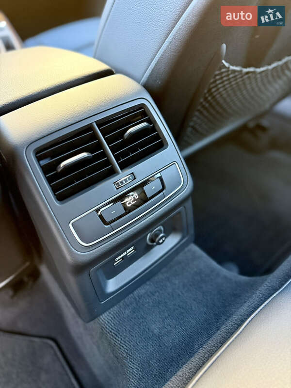 Седан Audi A4 2019 в Львове