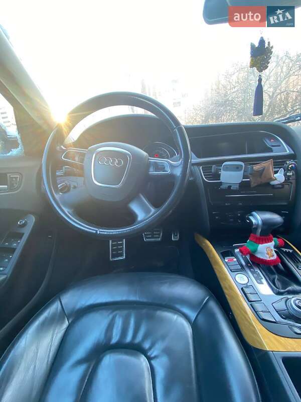 Седан Audi A4 2011 в Києві