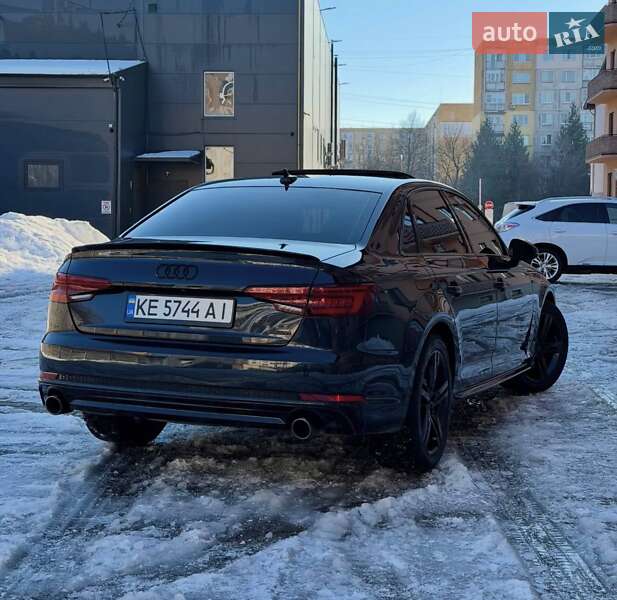 Седан Audi A4 2016 в Львові
