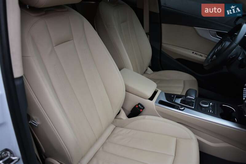Седан Audi A4 2018 в Києві