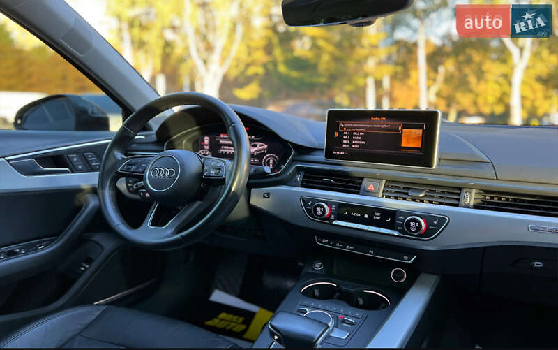 Седан Audi A4 2016 в Пустомитах