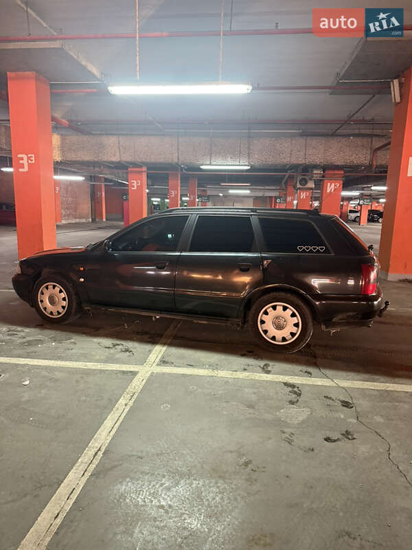 Универсал Audi A4 1996 в Львове