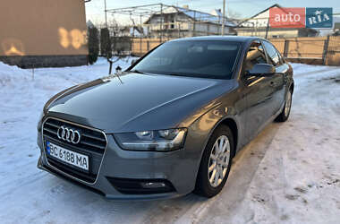 Седан Audi A4 2014 в Мукачевому