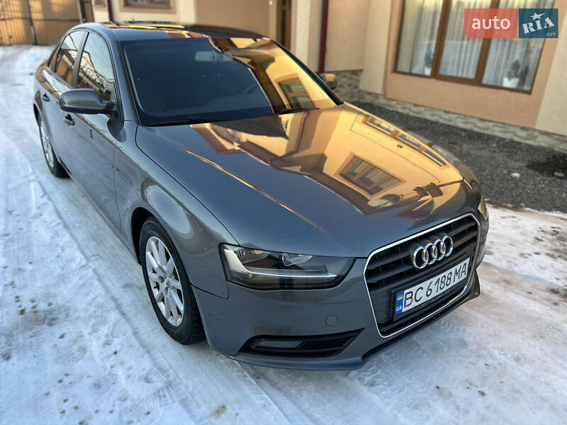 Седан Audi A4 2014 в Мукачевому