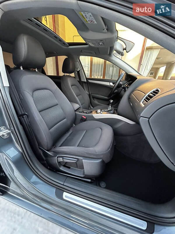 Седан Audi A4 2014 в Мукачевому