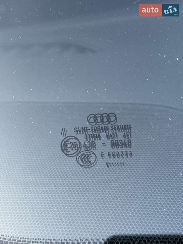 Седан Audi A4 2014 в Мукачевому