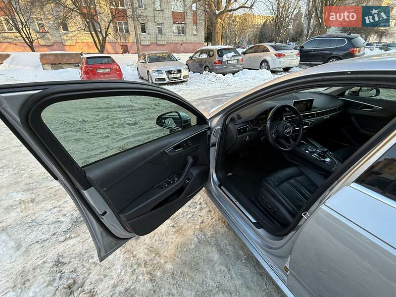 Седан Audi A4 2018 в Львові