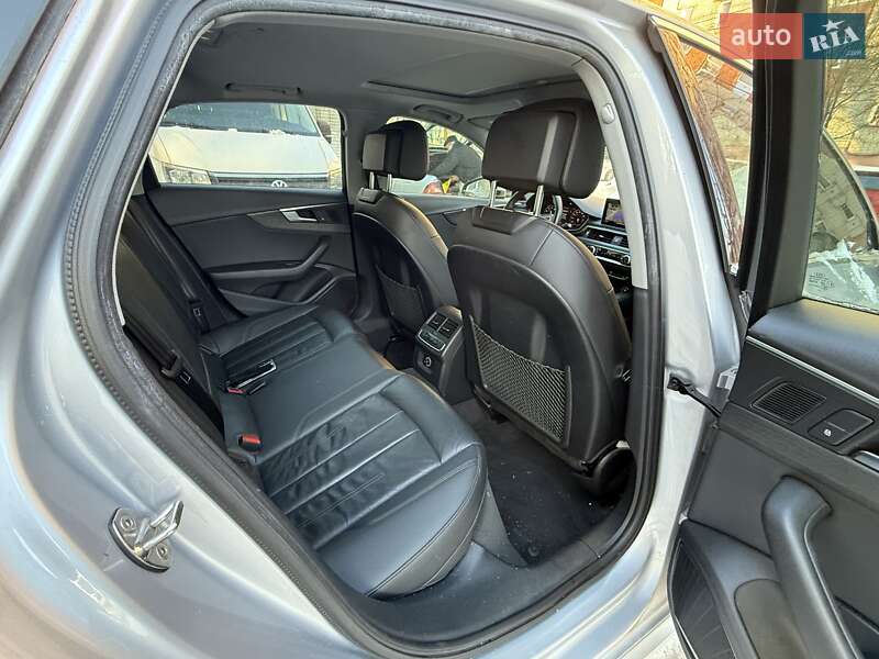 Седан Audi A4 2018 в Львові