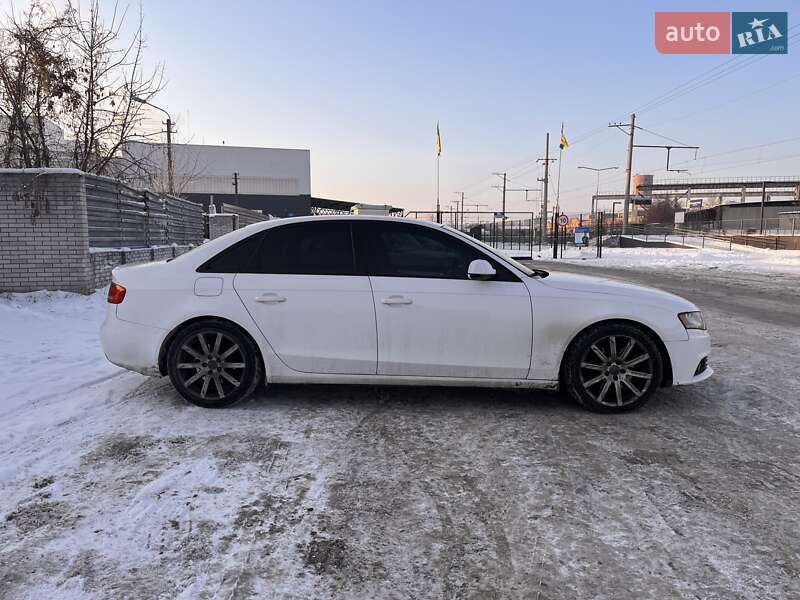 Седан Audi A4 2010 в Василькове