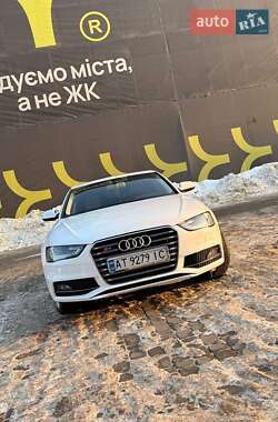 Седан Audi A4 2015 в Ивано-Франковске