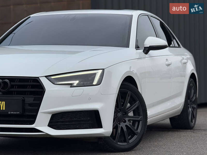 Седан Audi A4 2019 в Киеве
