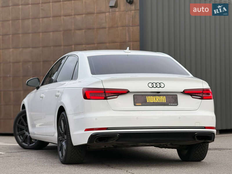 Седан Audi A4 2019 в Киеве