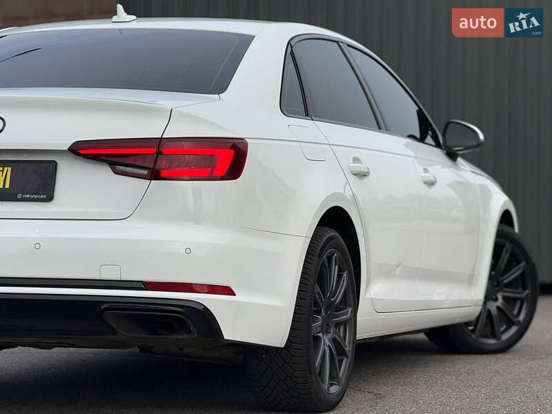 Седан Audi A4 2019 в Киеве