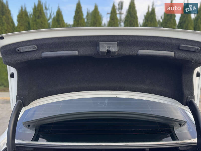 Седан Audi A4 2018 в Одессе