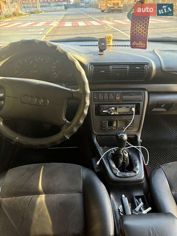 Седан Audi A4 1996 в Киеве
