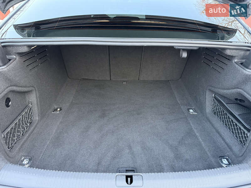 Седан Audi A4 2023 в Ивано-Франковске