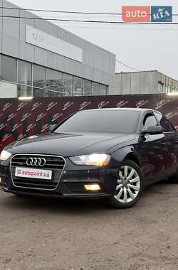 Седан Audi A4 2012 в Сумах