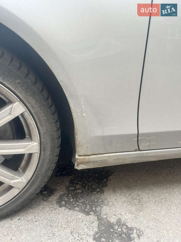 Седан Audi A4 2011 в Ровно