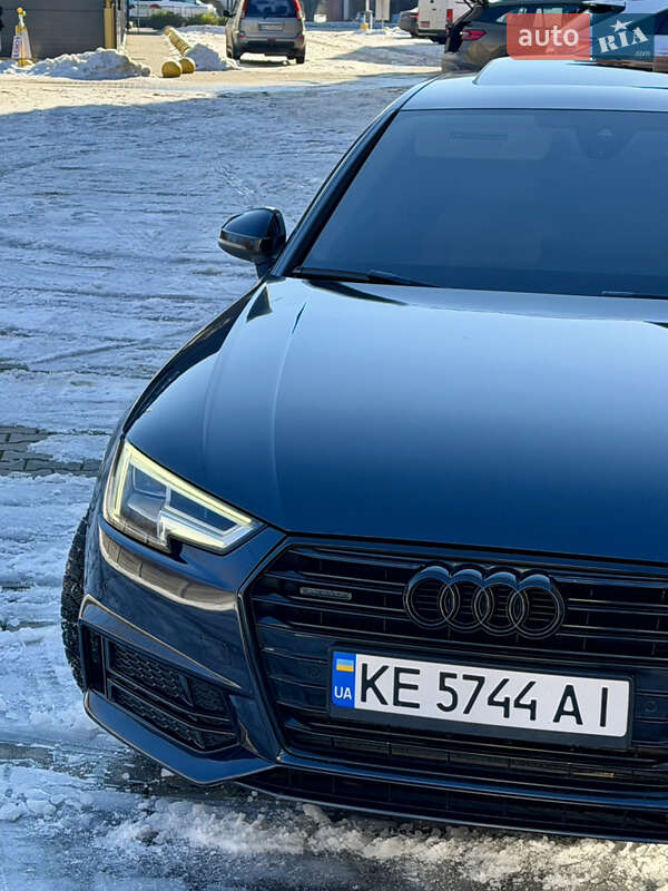 Седан Audi A4 2016 в Ужгороде