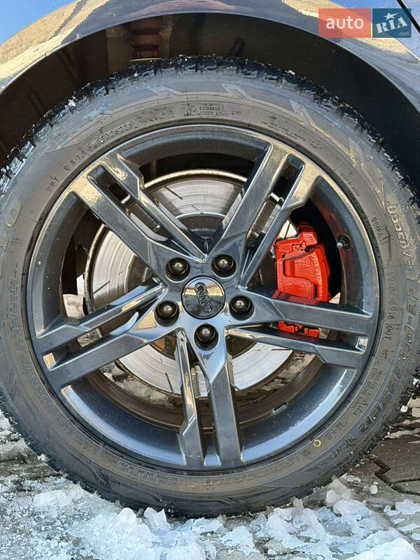 Седан Audi A4 2016 в Ужгороде