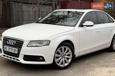 Седан Audi A4 2011 в Кривом Роге