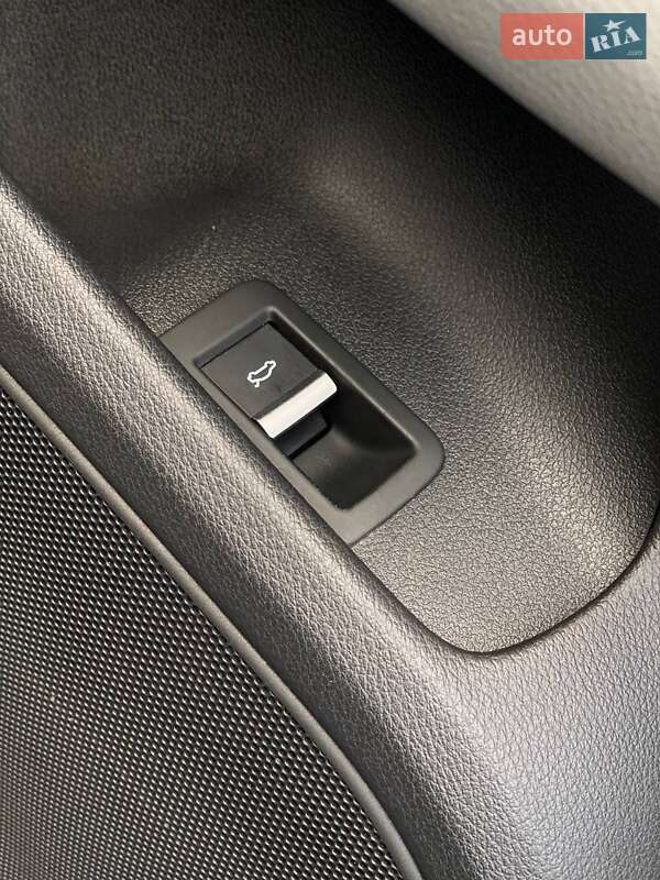 Универсал Audi A4 2018 в Киеве фото 26 Универсал Audi A4 2018 в Киеве