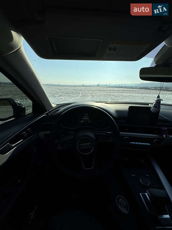 Седан Audi A4 2017 в Полтаві