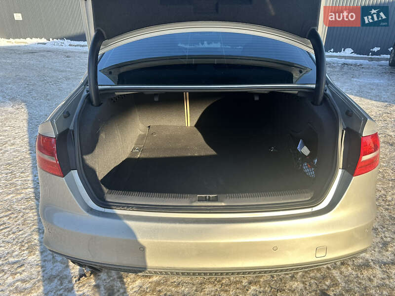Седан Audi A4 2014 в Чернігові