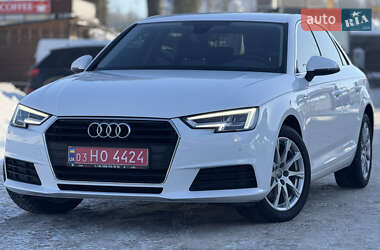 Седан Audi A4 2020 в Ровно