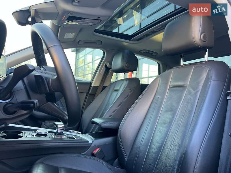 Седан Audi A4 2017 в Ивано-Франковске