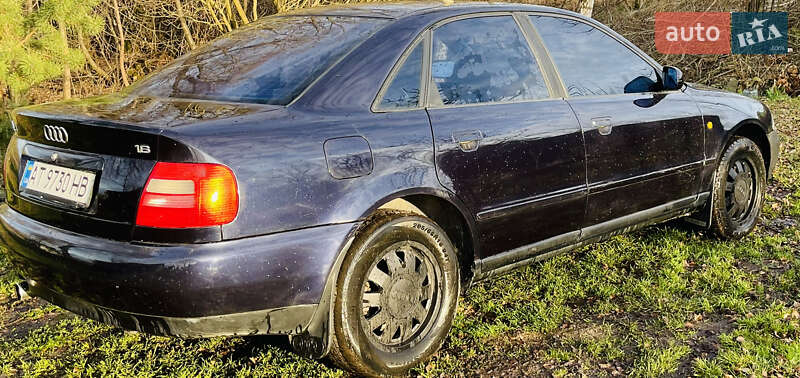 Седан Audi A4 1998 в Бурштині