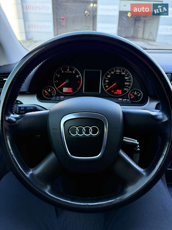 Седан Audi A4 2005 в Днепре