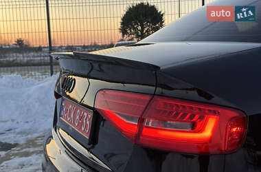 Седан Audi A4 2013 в Львове