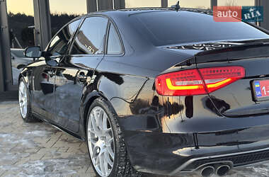 Седан Audi A4 2013 в Львове