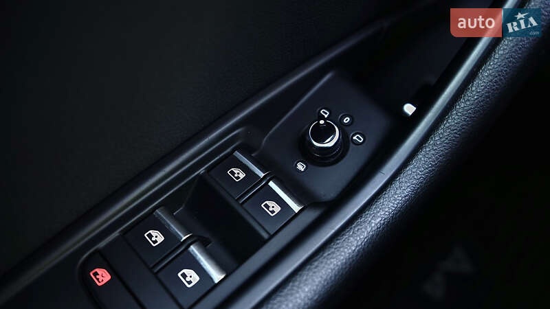 Седан Audi A4 2016 в Львове