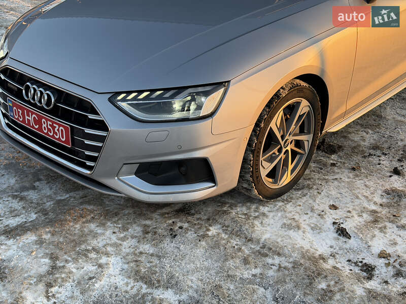 Седан Audi A4 2021 в Киеве