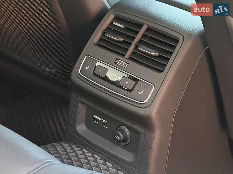 Седан Audi A4 2021 в Киеве