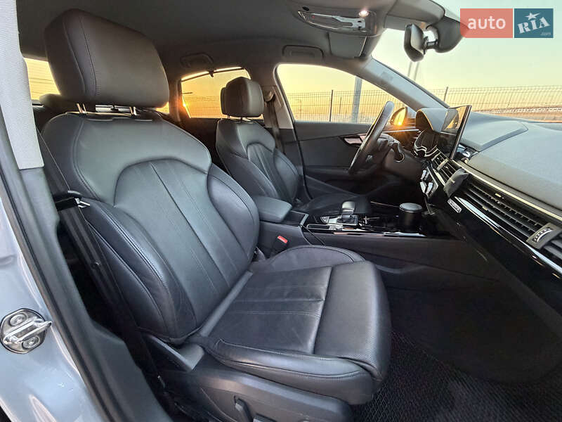 Седан Audi A4 2021 в Киеве