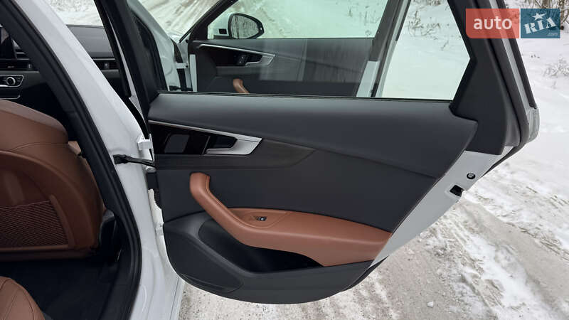 Седан Audi A4 2024 в Киеве