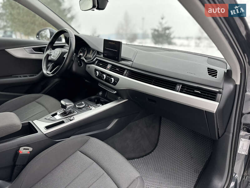 Універсал Audi A4 2016 в Дрогобичі