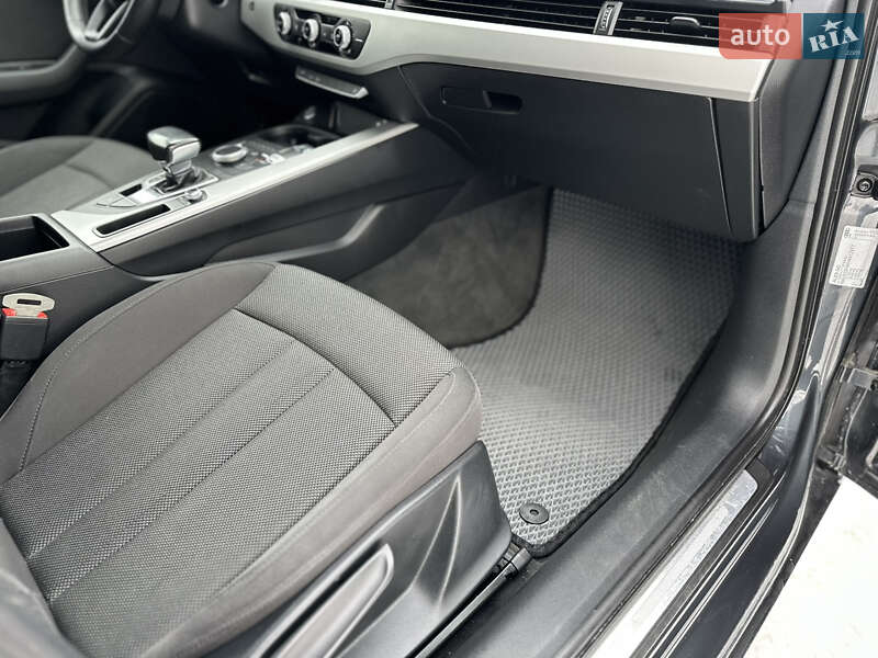 Універсал Audi A4 2016 в Дрогобичі