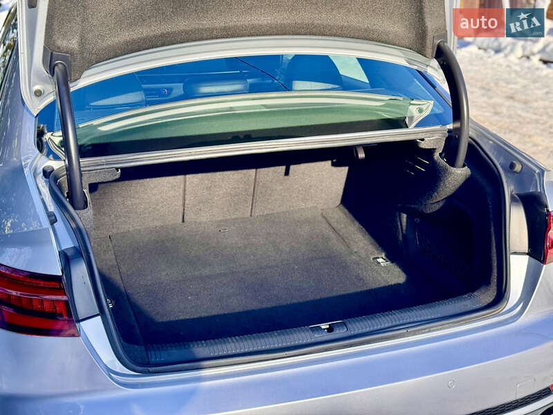 Седан Audi A4 2018 в Києві