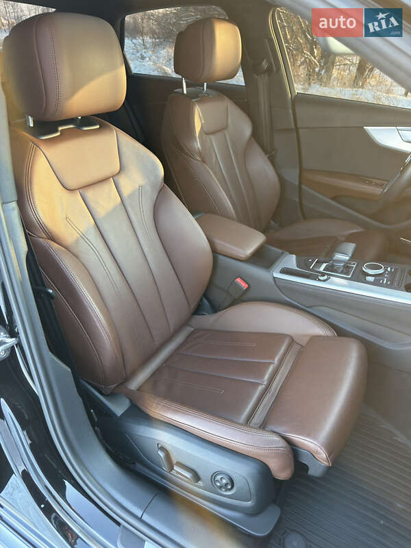 Седан Audi A4 2019 в Киеве
