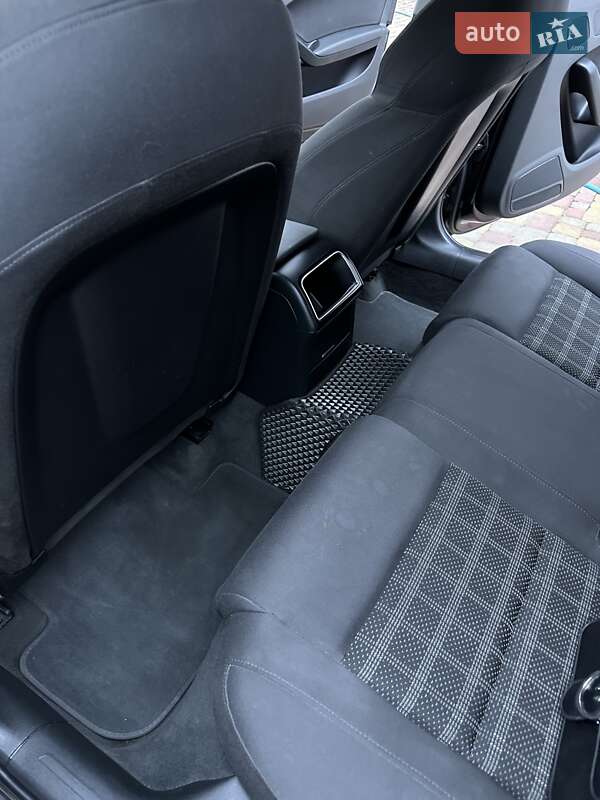 Седан Audi A4 2013 в Тернополі