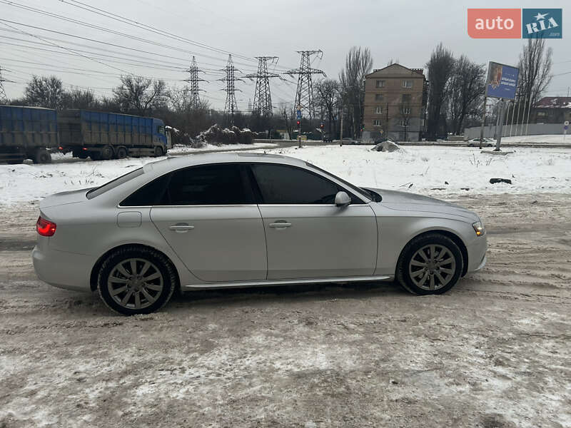 Седан Audi A4 2013 в Запоріжжі