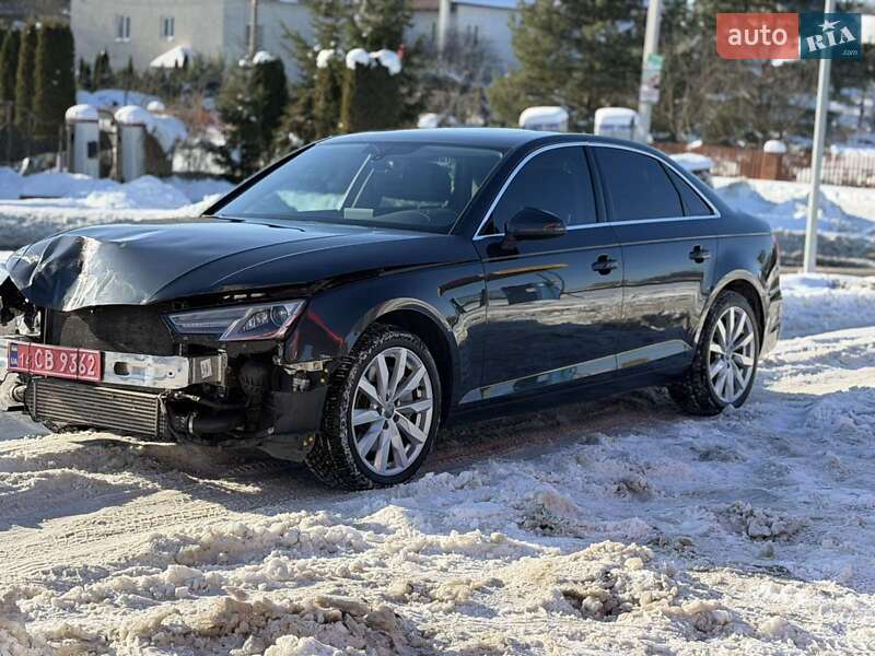 Седан Audi A4 2019 в Львове