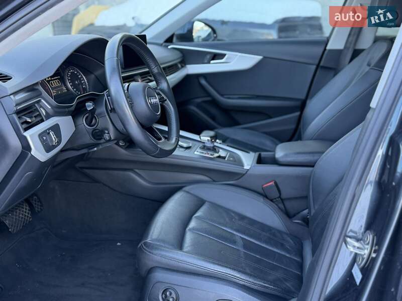 Седан Audi A4 2019 в Львове